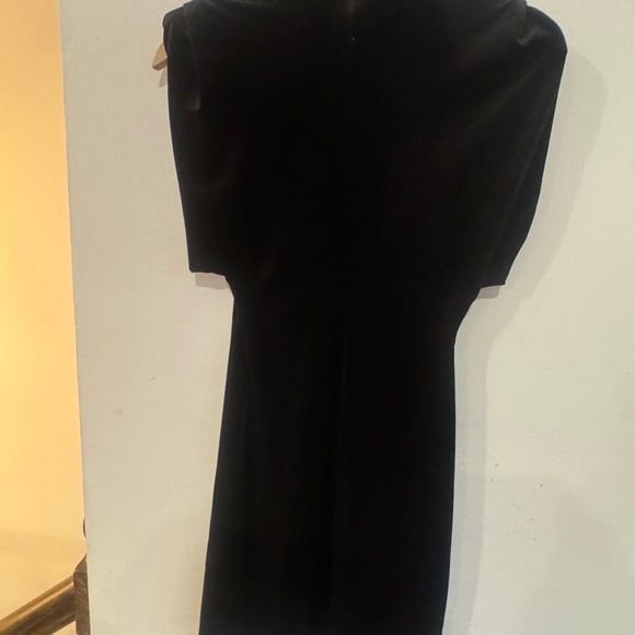 NWT ZARA Black Velvet Mini Dress – Size M – Structured Sleeves - Picture 11 of 11